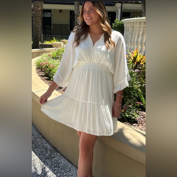 Elegant White Women's Dress - Picture 3 of 8